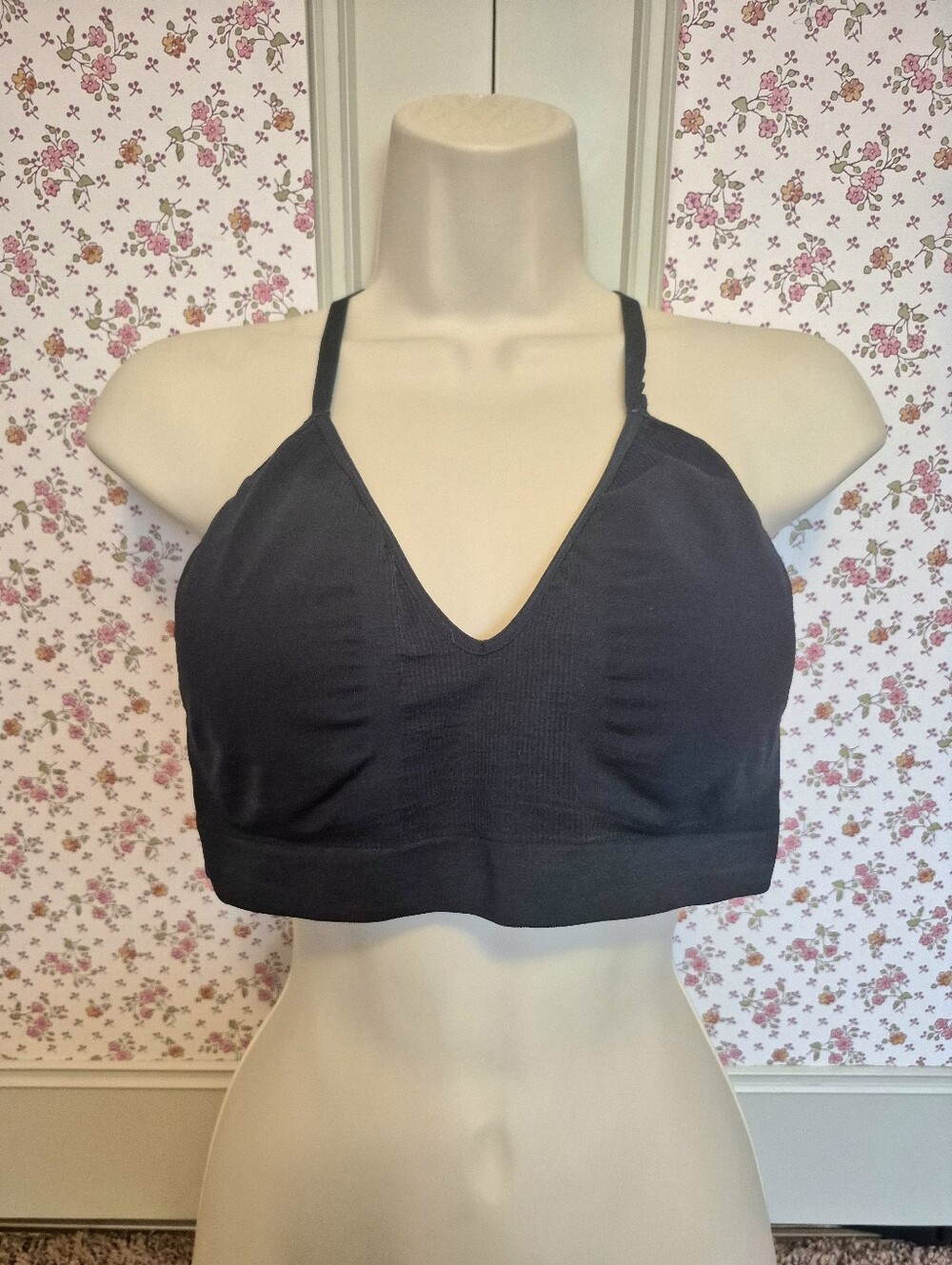 Athleta Black V-Neck Seamless Padded Bralette Size XL